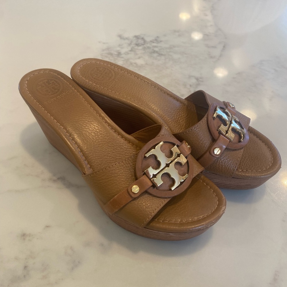 Tory Burch size 9 brown and gold sandals